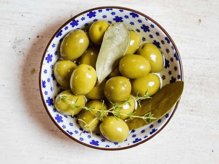 olives 732x549 thumbnail 732x549